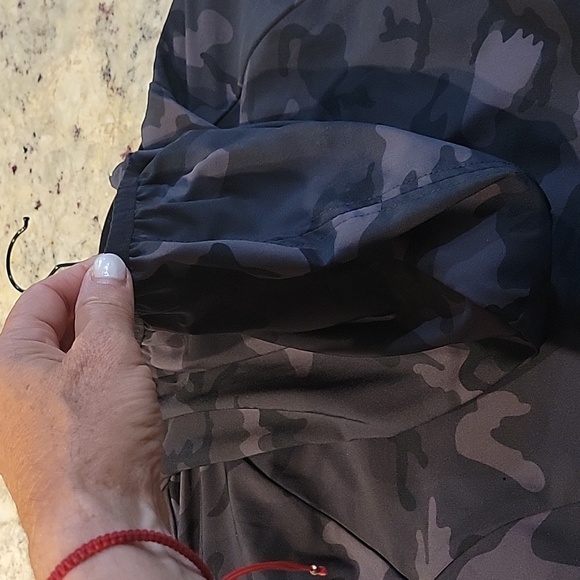 ZYIA ACTIVE FOREST CAMO ZIPPER HOODIE JACKET. - Picture 5 of 12